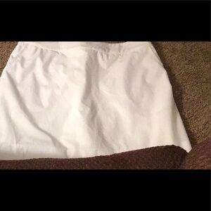RENWICK white Scalloped Mini Skort , golf, like new